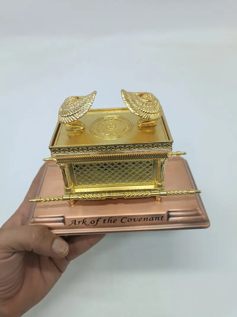 Ark of the covenant replica – 6.8’’ x 4.7’’ decorative copper model on wooden base
