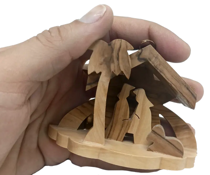 Minimalist olive wood nativity scene from bethlehem – hand-carved holy family under star & palm tree (7x9.5x4 cm 45g)
