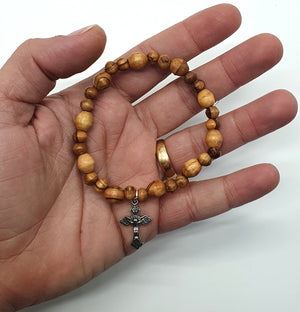 Handmade Olive Wood Bracelet with Metallic Cross - Authentic Craftsmanship for a Meaningful and Stylish Statement - Zuluf